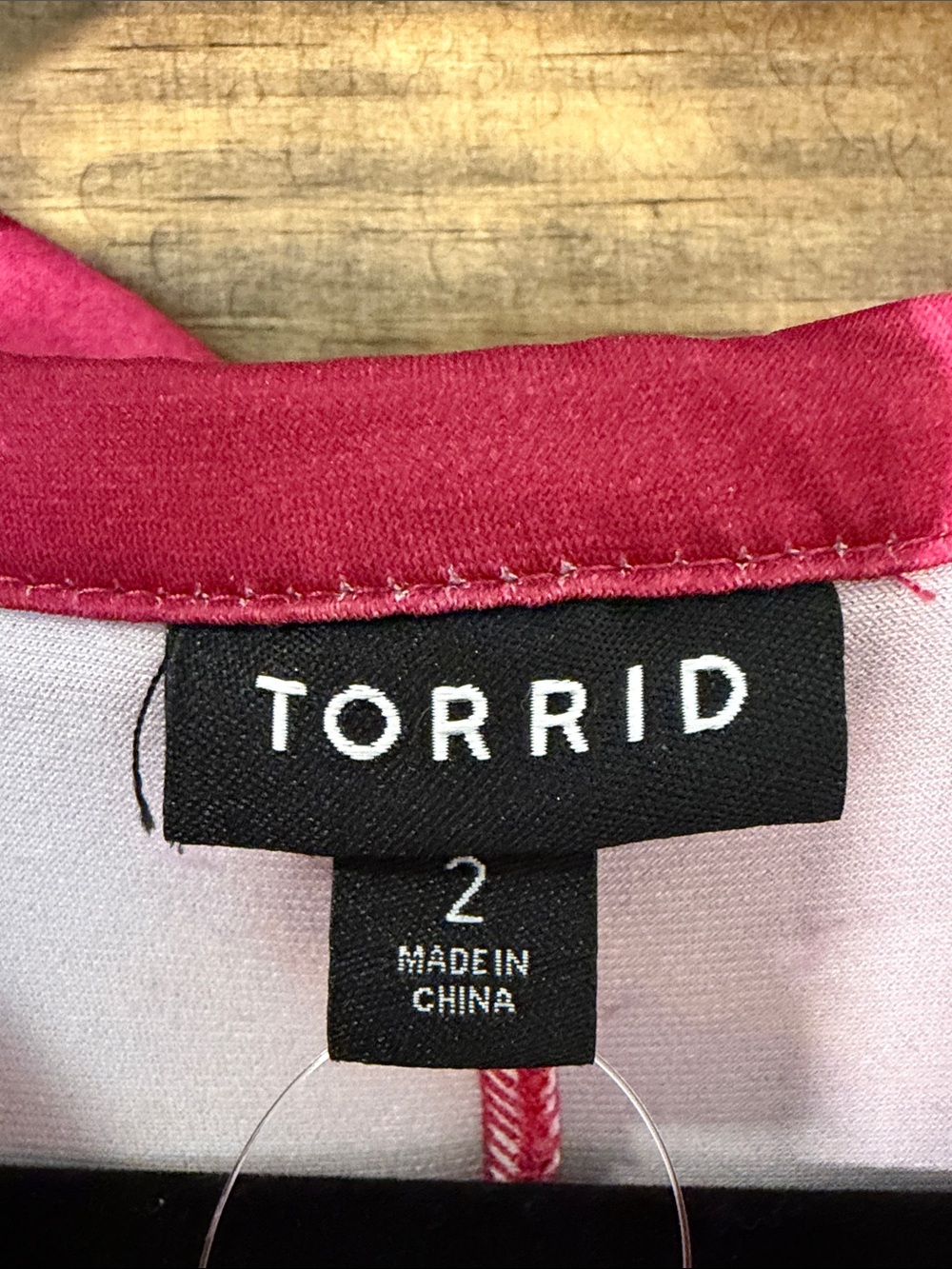 torrid Pink & Orange Abstract Ruched Button-Front Top - Picture 2 of 9